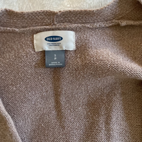 Long sleeve knee length cardigan with pockets - Picture 2 of 3